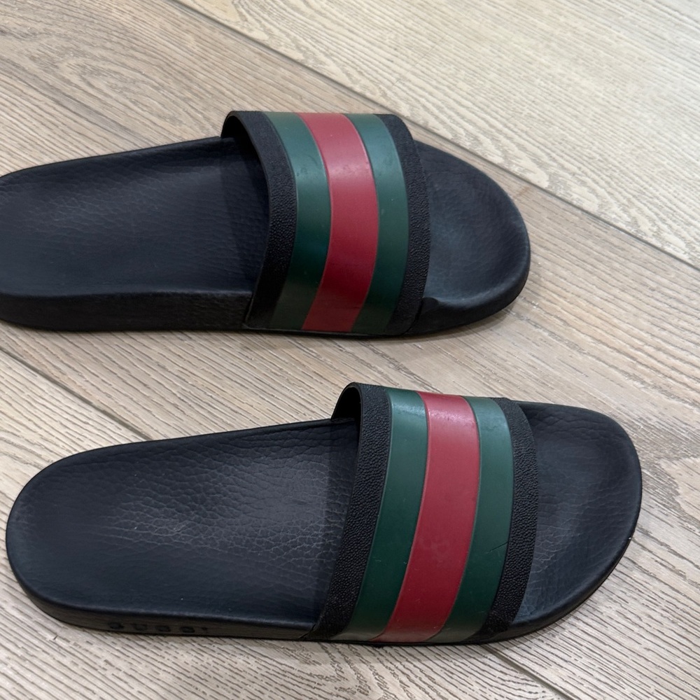 Gucci Black, Green, and Red Slide Sandals - Picture 6 of 6